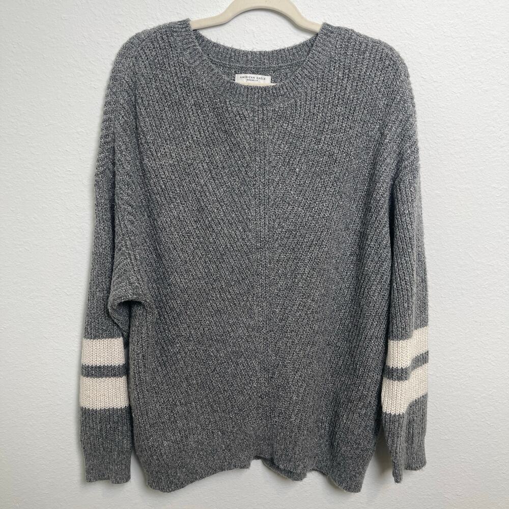American Eagle Gray Varsity Stripe Sleeve Sweater Medium Chunky Knit Cozy